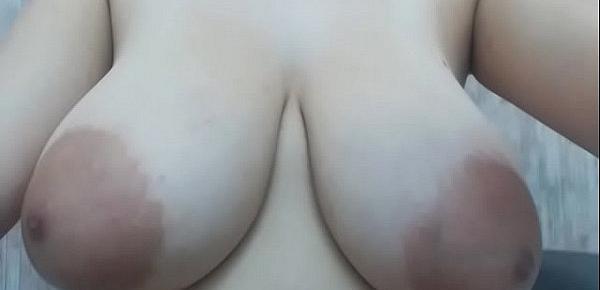  Kim teasing huge titty free cam